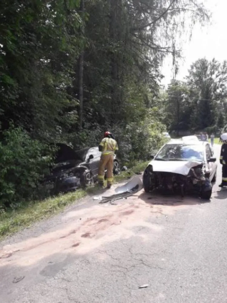 Wypadek w Nawojowej. Jedna osoba trafiła do szpitala