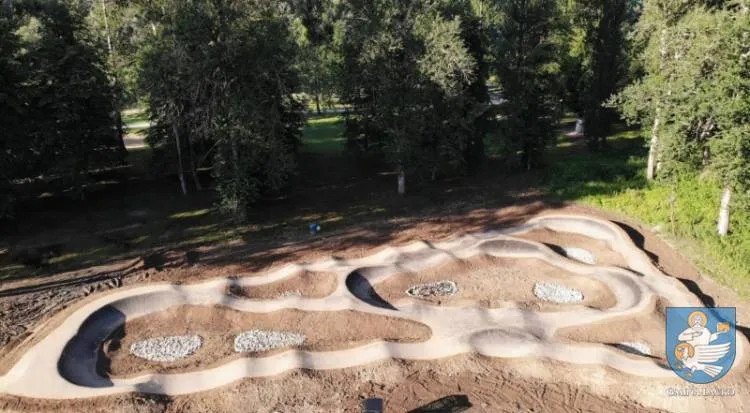 Zakończyła się budowa pumptrack’u w Łącku