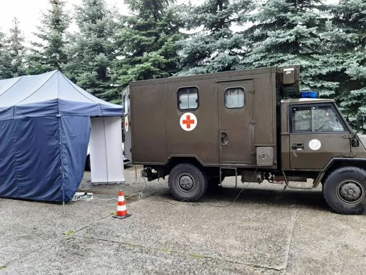 Przy ul. Wiśniowieckiego rozpoczęło się pobieranie wymazów Nowy Sącz