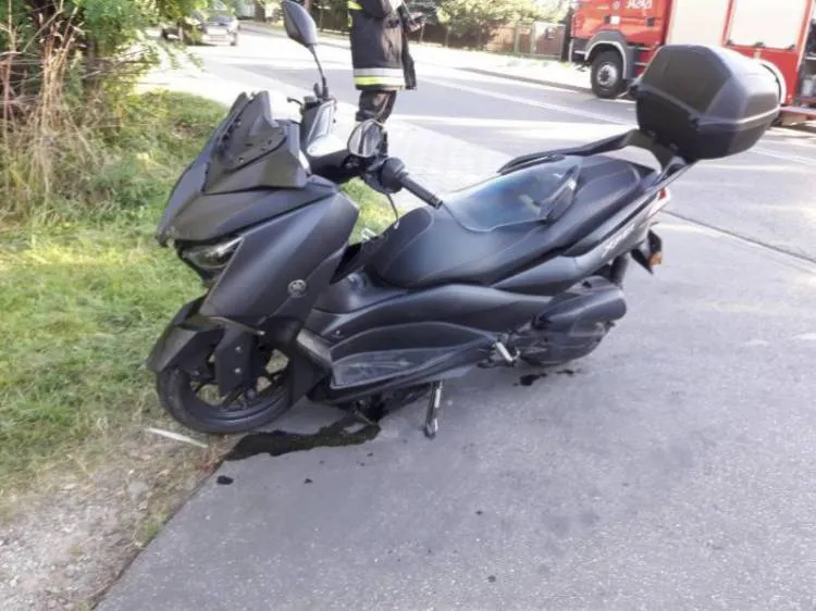 Zderzenie samochodu osobowego z motocyklem na ul. Nawojowskiej