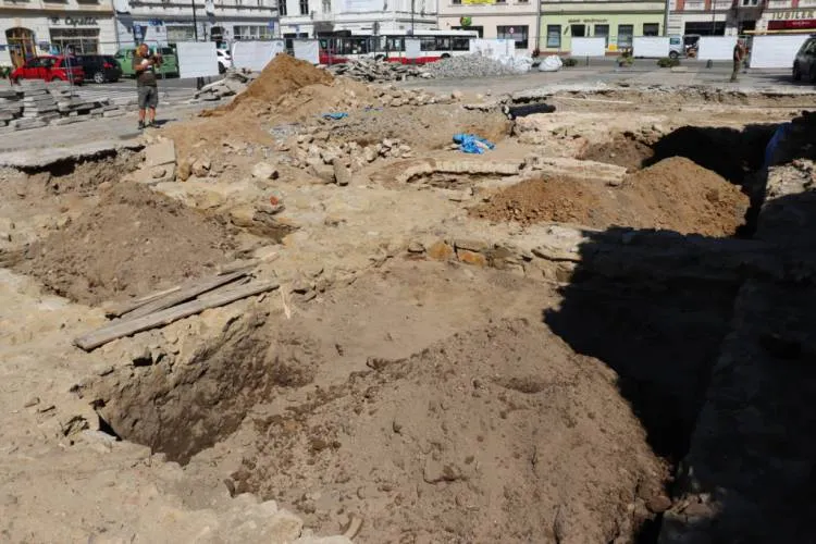 Archeolodzy prowadzą kolejny etap prac na sądeckim ratuszu