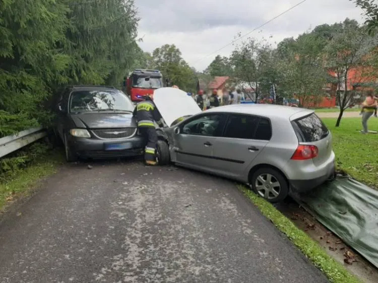Kraksa na drodze gminnej w Siennej