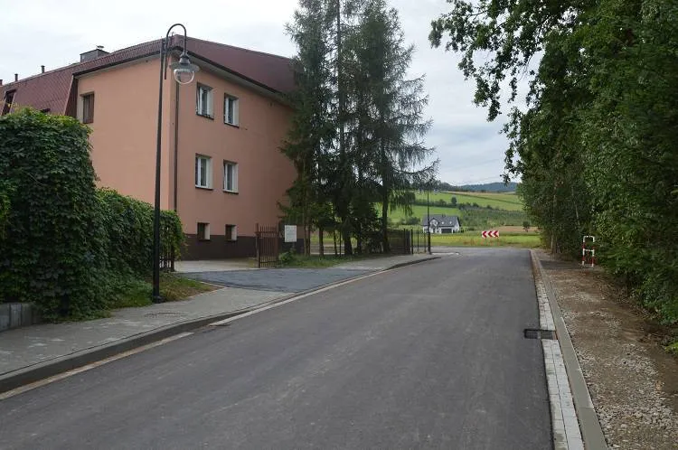 Łososina Dolna: zakończyła się przebudowa drogi gminnej Żbikowice – Szkoła