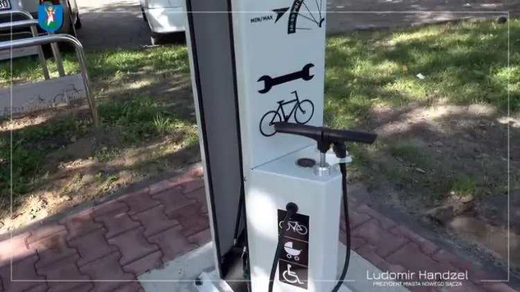 W Nowym Sączu powstały 4 stacje naprawy rowerów