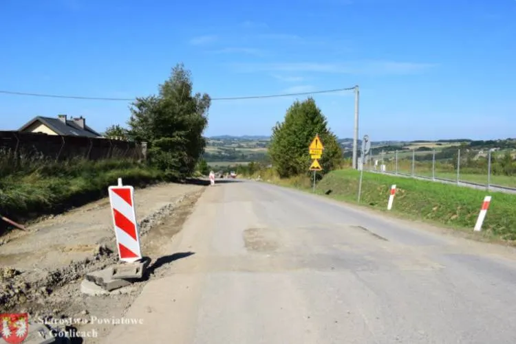 Trwa przebudowa drogi powiatowej Siedliska – Siedliska w gminie Bobowa
