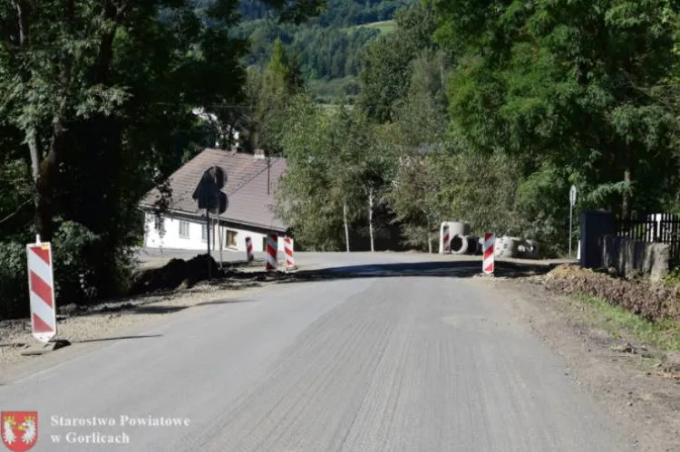 Trwa przebudowa drogi powiatowej Siedliska – Siedliska w gminie Bobowa