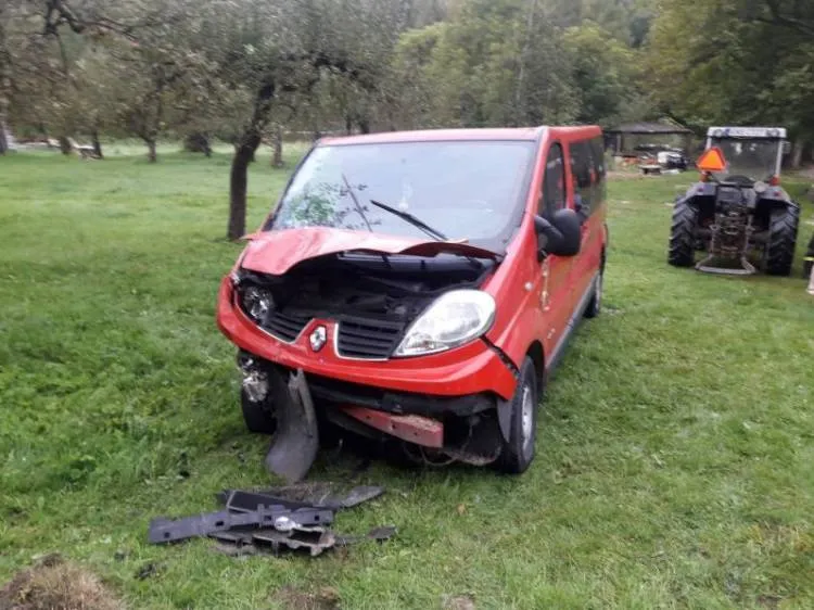 Kicznia: Chciał uniknąć zderzenia z sarną. Uderzył w budynek