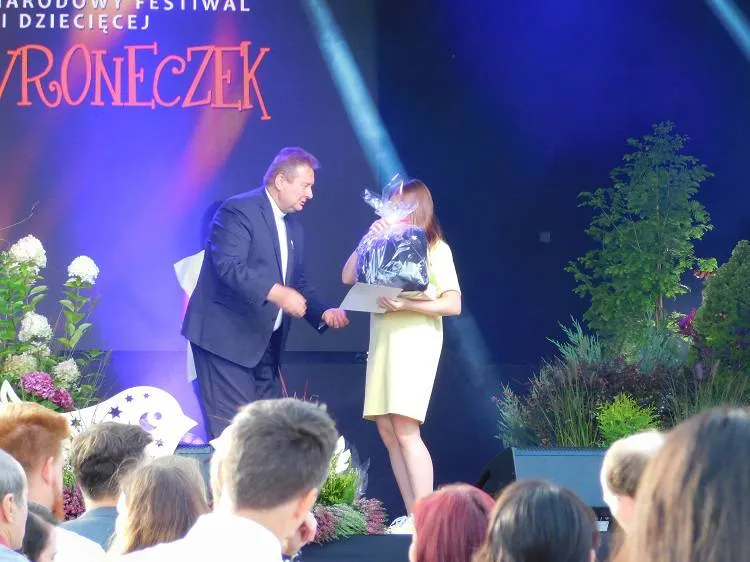 Na sądeckim rynku odbył się koncert finałowy XVII Międzynarodowego Festiwalu Piosenki Dziecięcej "Skowroneczek"
