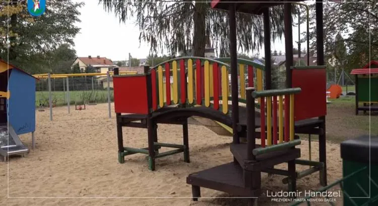 Przy SP nr 16 jest nowy plac zabaw Nowy Sącz