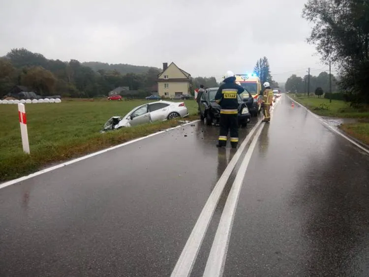 Kolizja dwóch osobówek w Binarowej