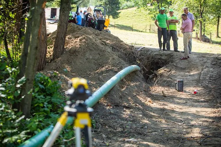 Trwa rozbudowa sieci kanalizacyjnej w Gminie Grybów
