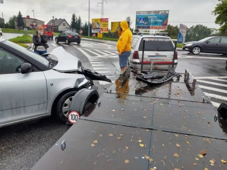 Kraksa na Al. Piłsudskiego. Jedna osoba trafiła do szpitala Nowy Sącz
