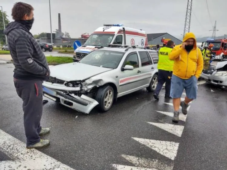 Kraksa na Al. Piłsudskiego. Jedna osoba trafiła do szpitala Nowy Sącz