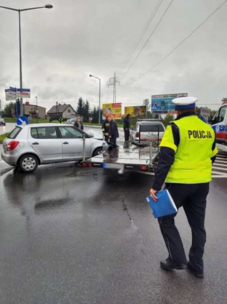 Kraksa na Al. Piłsudskiego. Jedna osoba trafiła do szpitala Nowy Sącz