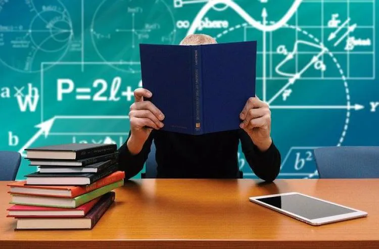 Powiat nowosądecki: 32 uzdolnionych uczniów otrzyma stypendium w wysokości 5 tys. zł