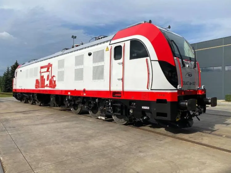 Elektryczna lokomotywa DRAGON 2 oficjalnie przekazana dla spółki Rail Capital Partners