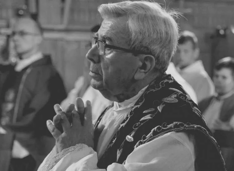 Zmarł ks. kanonik Stefan Tokarz rezydent i emerytowany proboszcz parafii pw. św. Antoniego Padewskiego w Gołkowicach