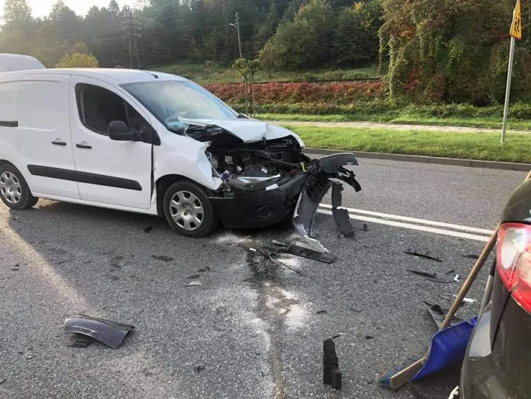 Kolizja trzech aut na ul. Kolbego w Mszanie Dolnej