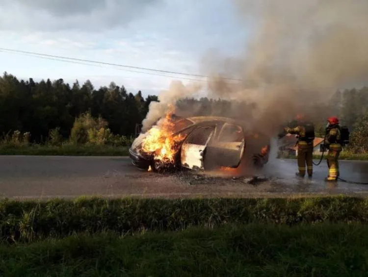 W Nawojowej na ul. Zagórze spłonął samochód osobowy