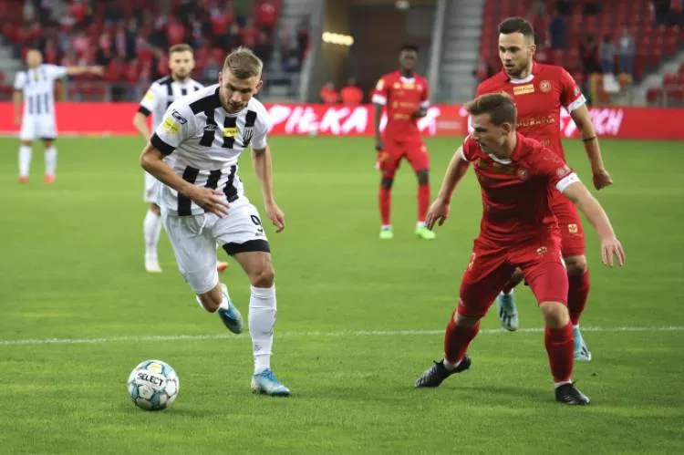Sandecja przegrywa z Widzewem Łódź 1:2