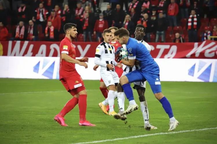 Sandecja przegrywa z Widzewem Łódź 1:2
