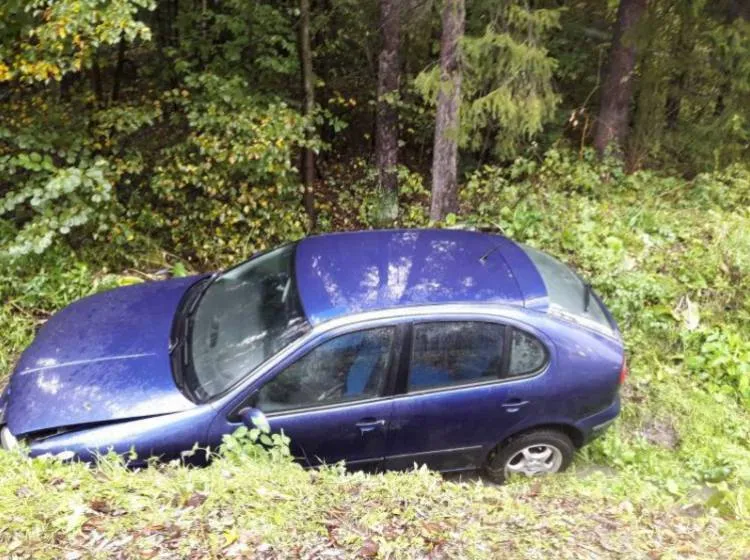 Wypadek w Łazach Biegonickich. Poszkodowany kierowca trafił do szpitala