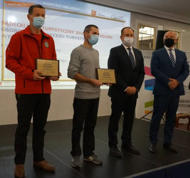 Złote i Srebrne Jabłka Sądeckie oraz Sądeckie Laury Turystyczne rozdane najlepszym