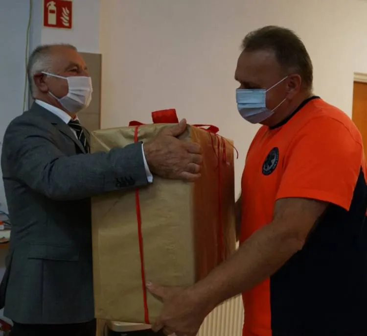 Dzisiaj Dzień Ratownictwa Medycznego. Starosta podziękował ratownikom Sądeckiego Pogotowia Ratunkowego za ich pracę