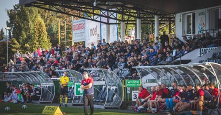 Niedzielny mecz Sandecji z GKS-em Bełchatów bez kibiców