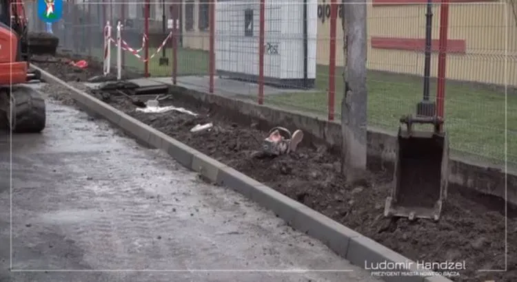 Rozpoczęła się budowa chodników na Osiedlu Przetakówka