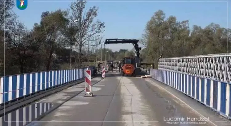 Prace przy budowie mostu tymczasowego na rzece Kamienica idą zgodnie z planem Nowy Sącz