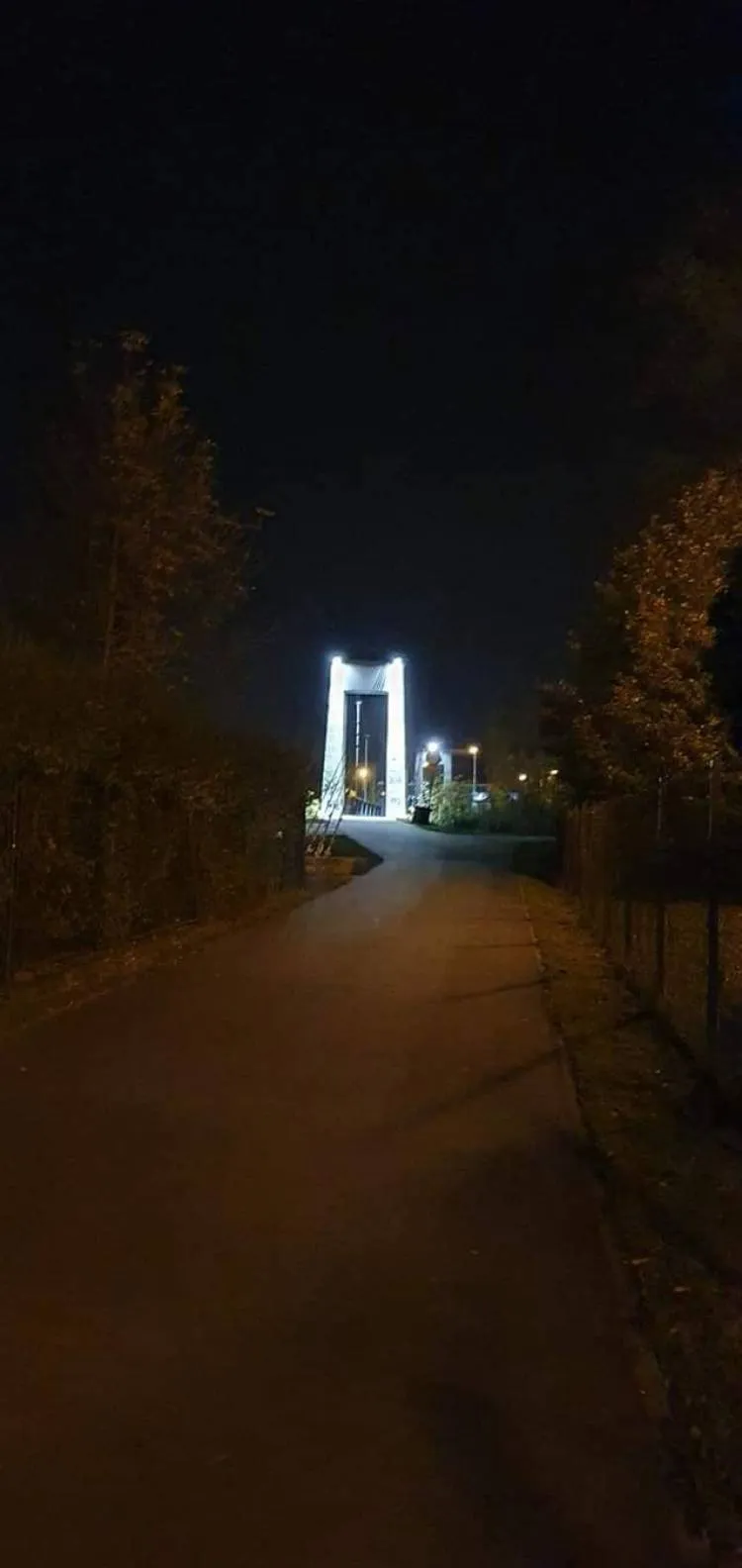 Akcja #budżetdlamieszkańców zaczęła przynosić pierwsze efekty. Kładka nad Kamienicą została oświetlona