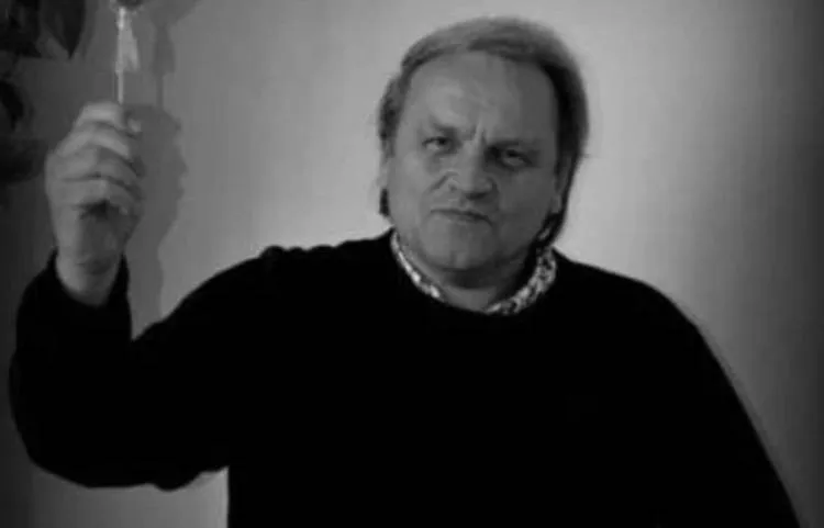 Uczniowie i nauczyciele żegnają zmarłego profesora ZSE Janusza Bocheńskiego