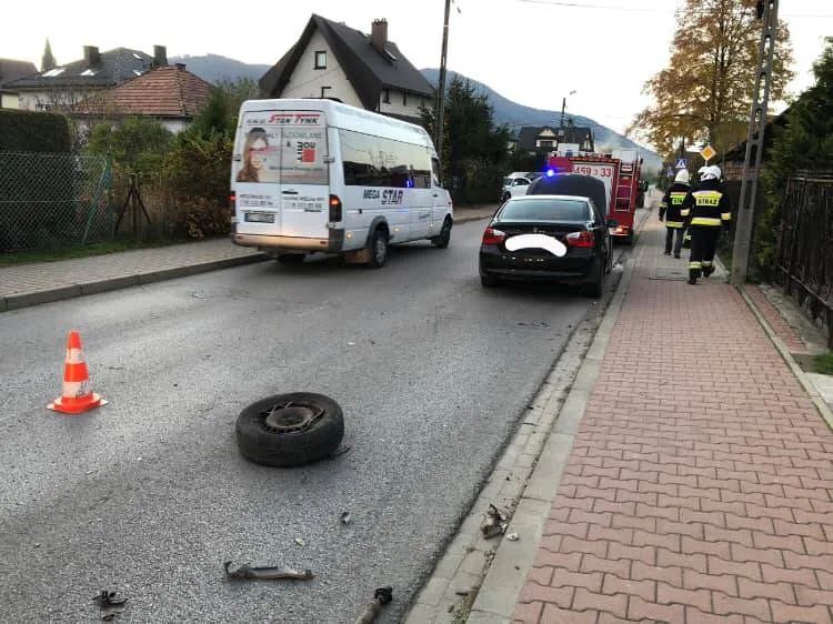 Kolizja dwóch aut na ul. Starowiejskiej w Mszanie Dolnej