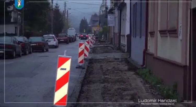 Trwa remont zniszczonego chodnika przy ul. Sikorskiego