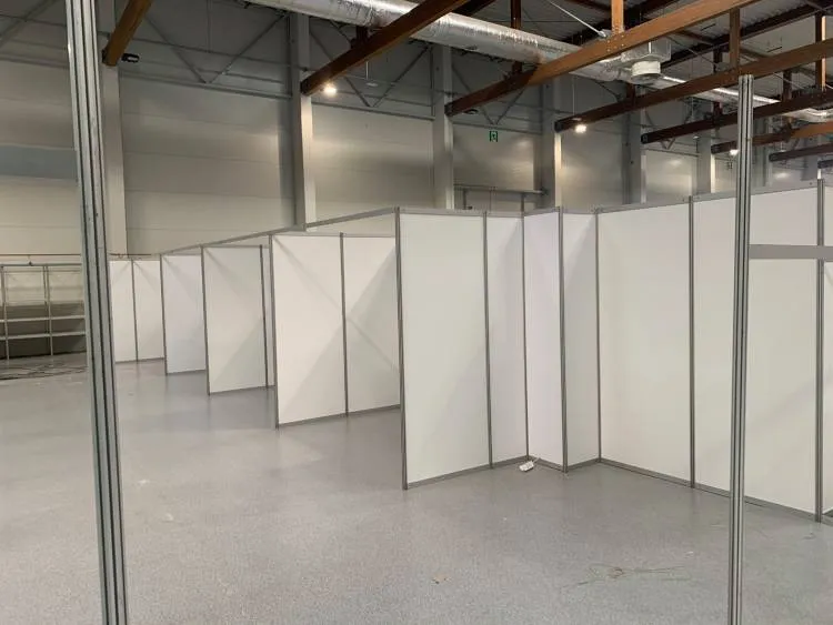 W hali Expo Targi Kraków powstaje Szpital Tymczasowy. Pomieści ponad 370 łóżek dla pacjentów covidowych