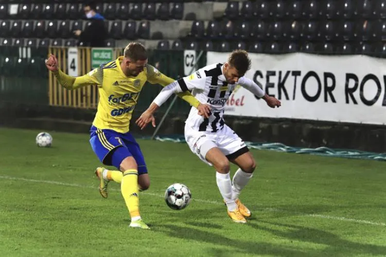 Sandecja przegrywa z Arką Gdynia 1:5