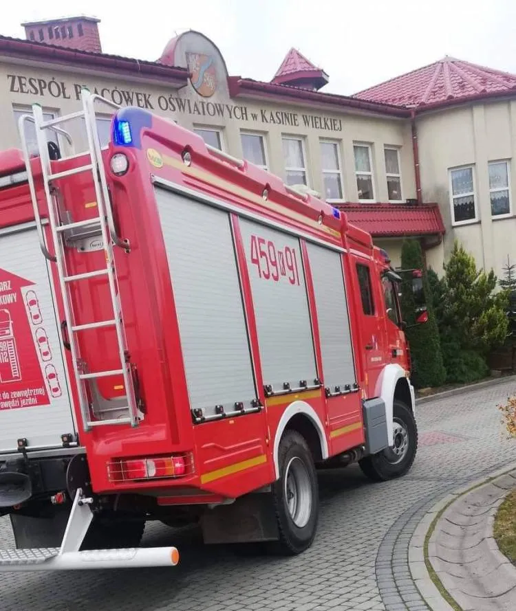 Alarm bombowy w Zespole Szkół i Przedszkoli nr 2 w Kasinie Wielkiej