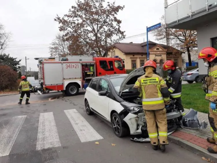 Kraksa na ul. Paderewskiego. Wśród pasażerów dziecko Nowy Sącz