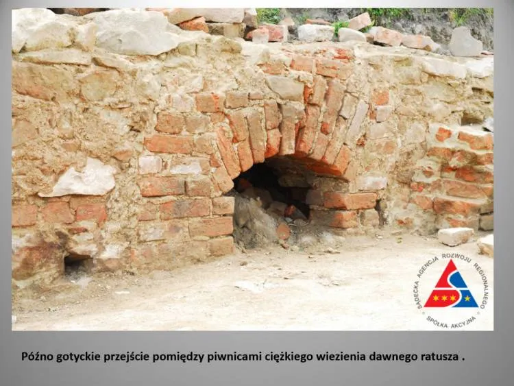 Prezentacja z badań archeologicznych ruin Starego Ratusza Nowy Sącz
