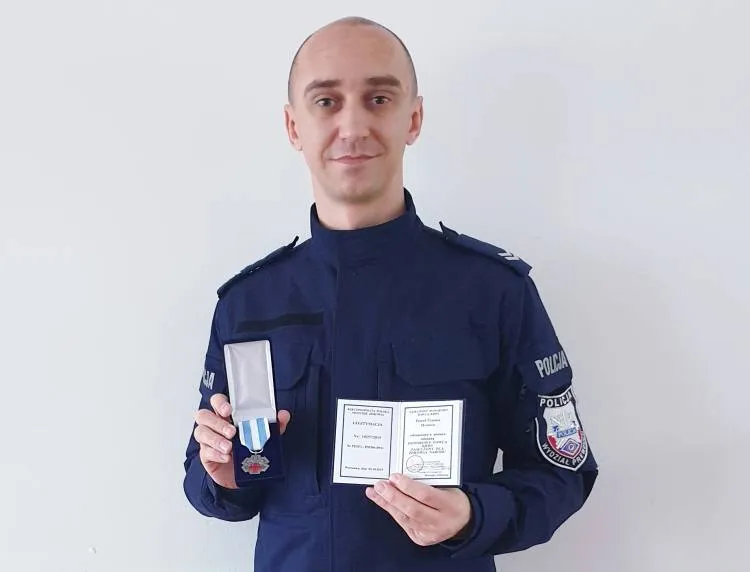 St. sierż. Paweł Mrowca z Komisariatu Policji w Starym Sączu odznaczony za honorowe krwiodawstwo