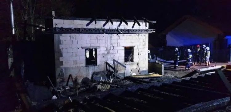 Grybów: Spłonął garaż z warsztatem samochodowym