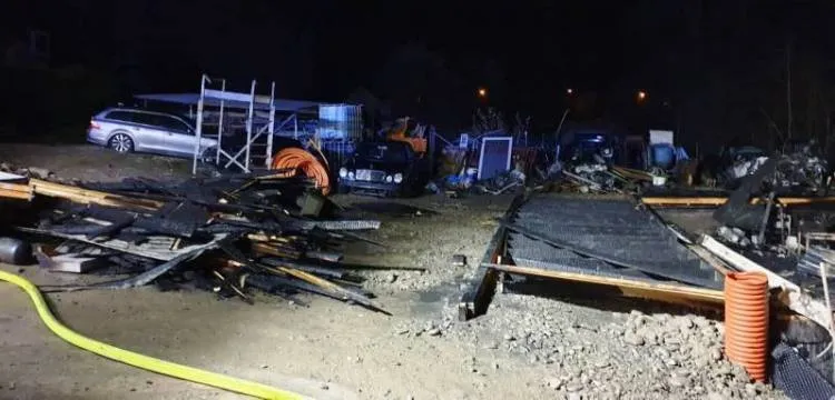 Grybów: Spłonął garaż z warsztatem samochodowym