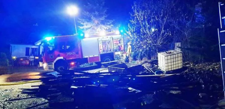Grybów: Spłonął garaż z warsztatem samochodowym
