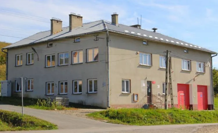 Trwa modernizacja placu przed remizą w Wojnarowej