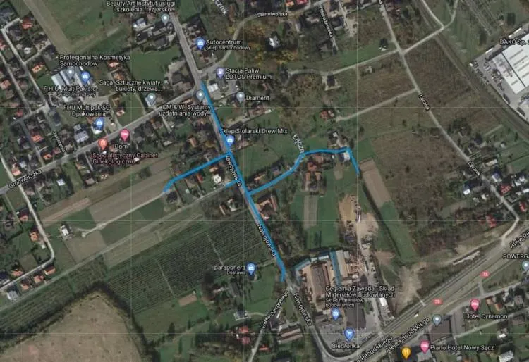 Rozpoczęły się prace przy budowie sieci wodociągowej w ul. Nawojowskiej