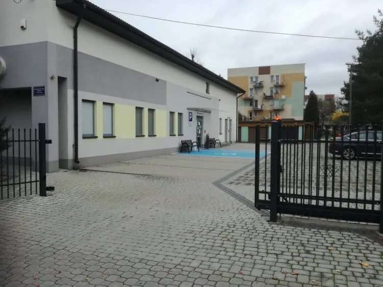 Na terenie Ogródka Jordanowskiego został otwarty tymczasowy parking dla samochodów osobowych