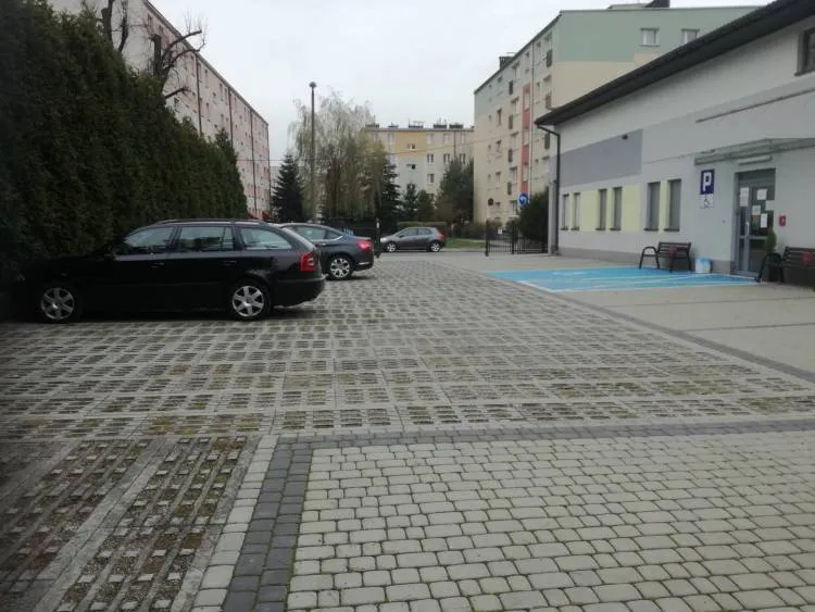 Na terenie Ogródka Jordanowskiego został otwarty tymczasowy parking dla samochodów osobowych