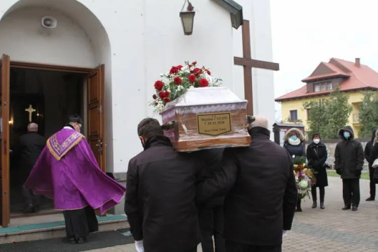 Rodzina, przyjaciele, samorządowcy, politycy i cała lokalna społeczność pożegnała dzisiaj zmarłego Mariana Cyconia