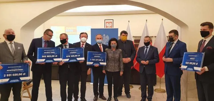 Ponad 5,5 mln zł na remonty dróg dla gmin i powiatów z subregionu sądeckiego w ramach dodatkowego naboru do FDS